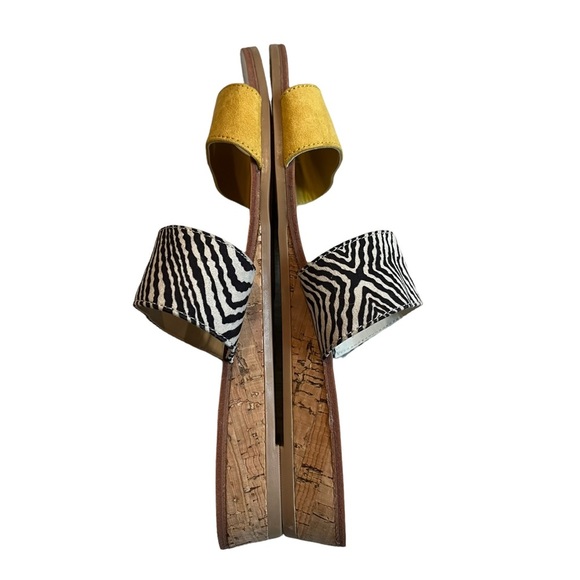 DV Bailey Slide Sandals - Picture 6 of 8